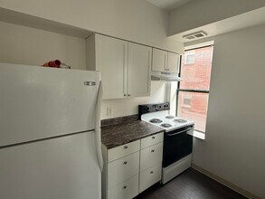 590 Parkview Dr in Detroit, MI - Building Photo - Building Photo