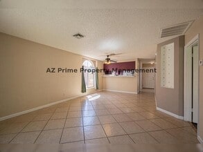 7040 W Olive Ave in Peoria, AZ - Building Photo - Building Photo