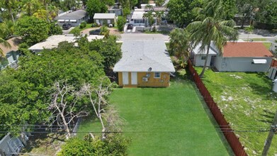 2212 Roosevelt St in Hollywood, FL - Building Photo - Building Photo