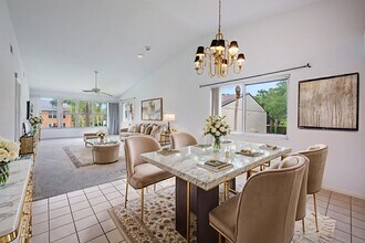 4130 Looking Glass Ln in Naples, FL - Building Photo - Building Photo