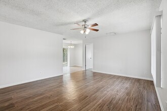 8362 Kipling Ct in Jacksonville, FL - Building Photo - Building Photo