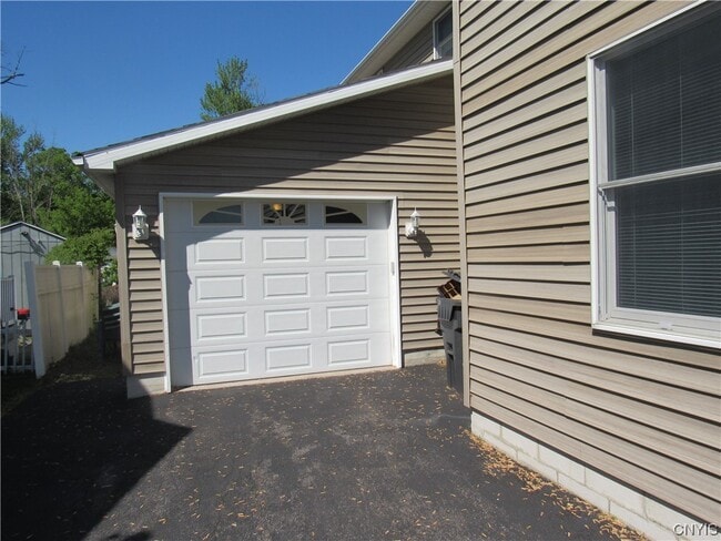 28 E River Rd in Central Square, NY - Building Photo - Building Photo