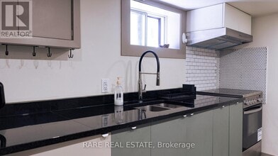 33 Juliet Crescent in Toronto, ON - Building Photo - Building Photo