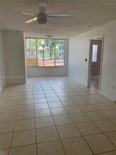 2850 N Oakland Forest Dr in Oakland Park, FL - Building Photo - Building Photo