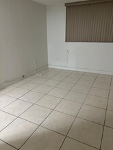 1805 Sans Souci Blvd, Unit 215 in North Miami, FL - Building Photo - Building Photo