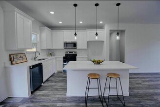 347 Rosemound St in Commerce, TX - Building Photo - Building Photo