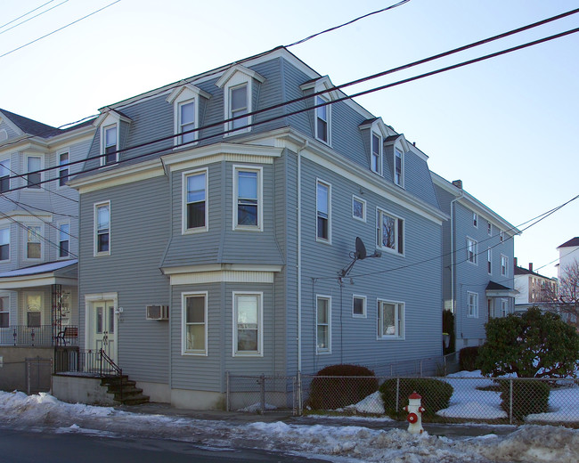 151-157 Snell St in Fall River, MA - Foto de edificio - Building Photo