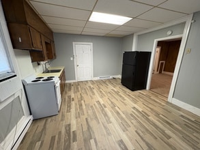 147 Main St N in Douglassville, PA - Building Photo - Building Photo