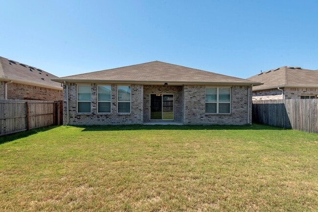 1005 Stanridge Ln in Van Alstyne, TX - Building Photo - Building Photo