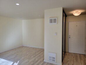 455 Crescent St, Unit 112 in Oakland, CA - Foto de edificio - Building Photo