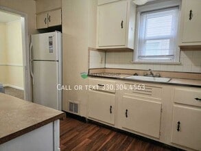 323 Hayes Ave in Cuyahoga Falls, OH - Building Photo - Building Photo