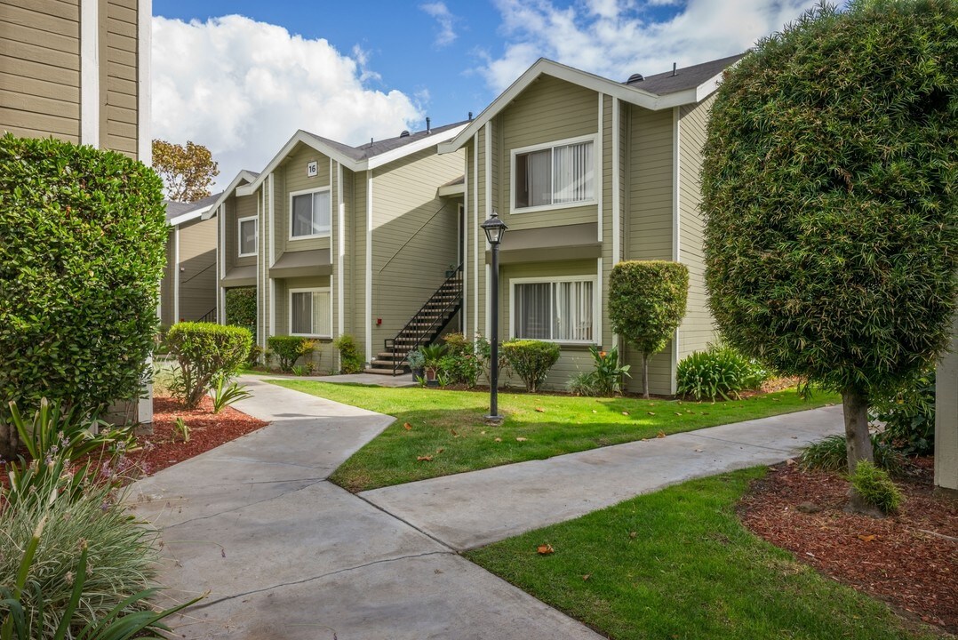 Sagewood Gardens Senior Apartments in Hacienda Heights, CA - Foto de edificio