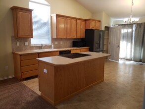 710 S 88th Ave in Yakima, WA - Building Photo - Building Photo