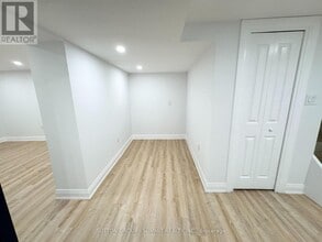 415 Sanatorium Rd in Hamilton, ON - Building Photo - Building Photo