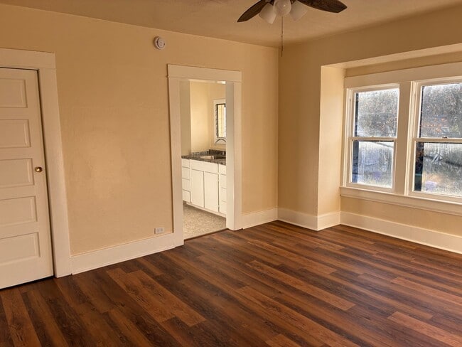 1704 SE Main St in Portland, OR - Building Photo - Building Photo