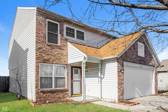 2806 Lullwater Ln in Indianapolis, IN - Foto de edificio - Building Photo