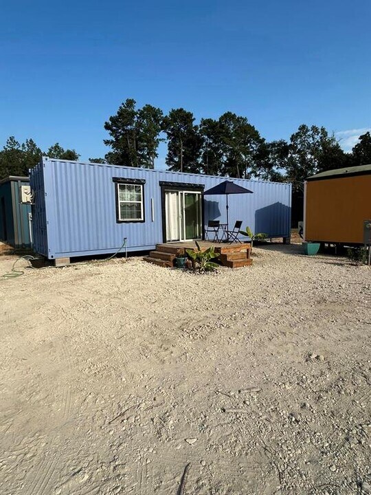 161 Roma in Livingston, TX - Building Photo