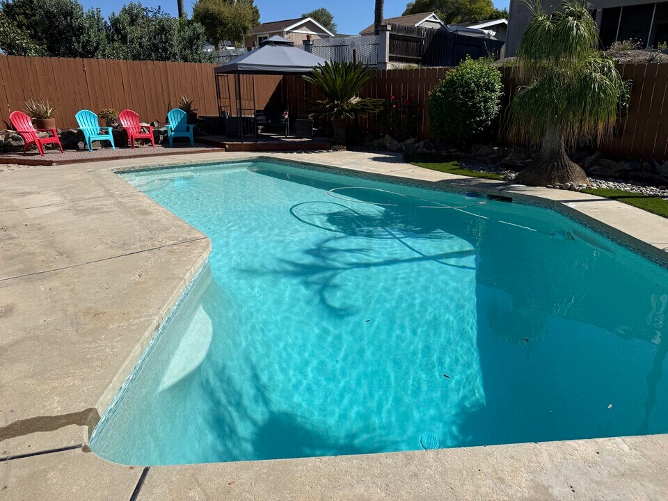 6585 Delbarton St in San Diego, CA - Building Photo