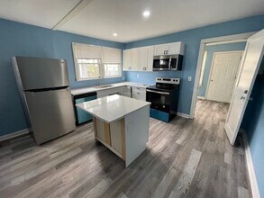 250 Vernis Ave in Jacksonville, FL - Building Photo - Building Photo