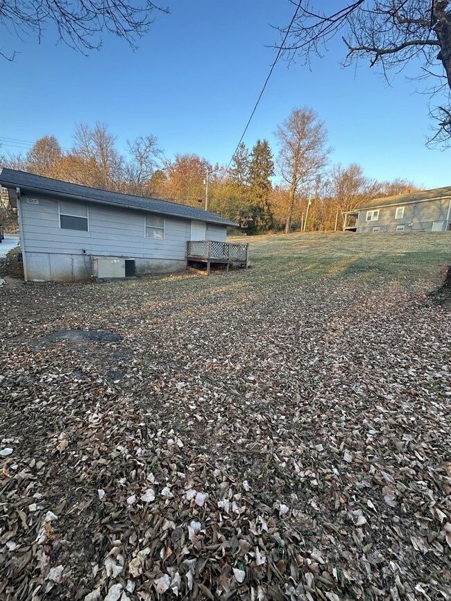 408 Hassler Mill Rd in Harriman, TN - Building Photo - Building Photo