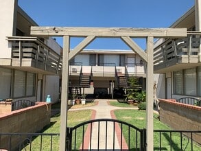 841 N Orange St in La Habra, CA - Building Photo - Building Photo