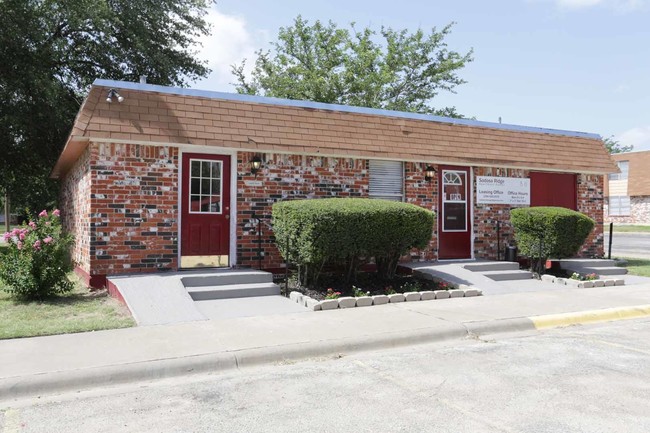 Sadosa Ridge in Eastland, TX - Foto de edificio - Building Photo