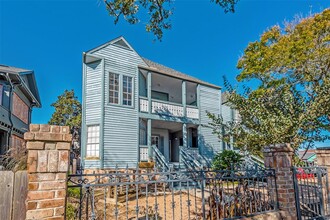 1602 Sealy Ave in Galveston, TX - Building Photo - Building Photo