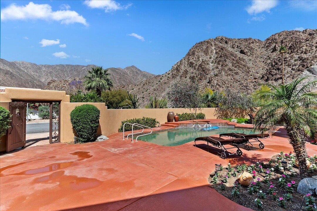 51200 Avenida Diaz in La Quinta, CA - Building Photo