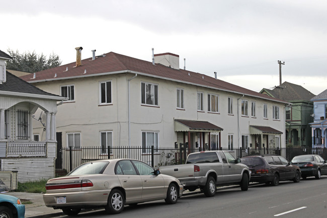 601-617 Foothill Blvd in Oakland, CA - Foto de edificio - Building Photo