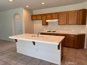 14882 Meridian Pl in Moreno Valley, CA - Foto de edificio - Building Photo