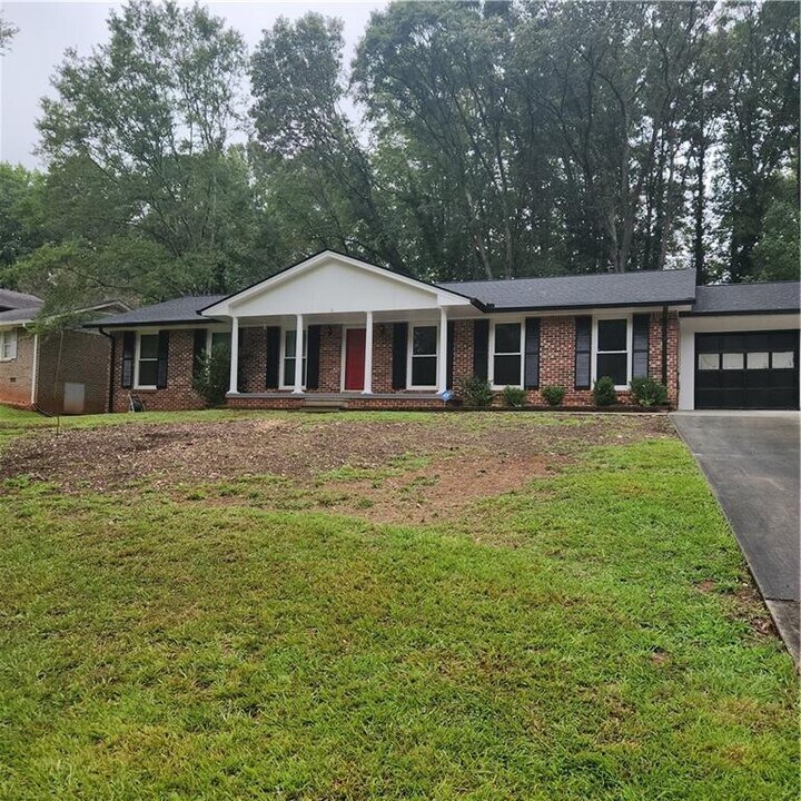 4886 Candlewood Ln in Stone Mountain, GA - Building Photo