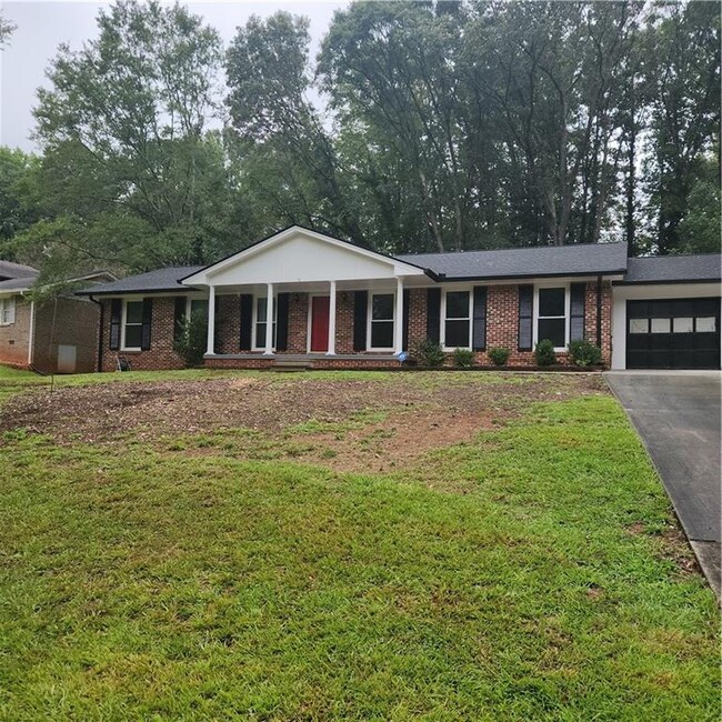 property at 4886 Candlewood Ln
