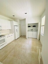 2433 Pasadena Way in Weston, FL - Foto de edificio - Building Photo