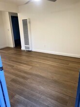 227-229 E 78th St in Los Angeles, CA - Building Photo - Building Photo