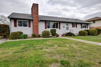 609 Birch Dr in Newport News, VA - Building Photo - Building Photo