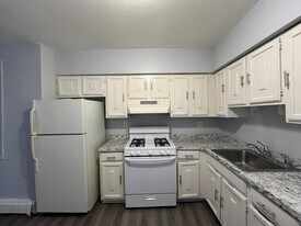 63 Atlantic St, Unit 2 in Jersey City, NJ - Building Photo