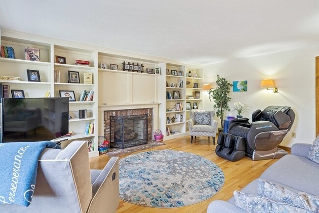 478 Clinton Rd in Brookline, MA - Building Photo - Building Photo