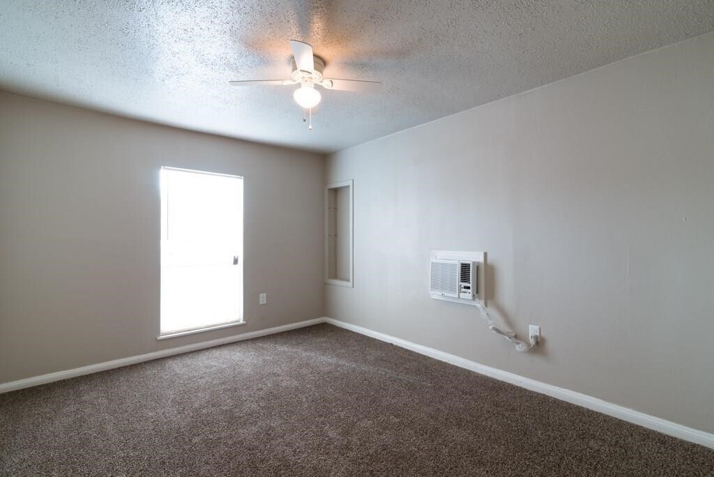 5327 Bell St in Houston, TX - Building Photo