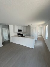 1311 Neria Lp in San Antonio, TX - Foto de edificio - Building Photo