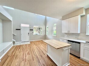 1730 Lake Shore Pl in Denver, CO - Foto de edificio - Building Photo