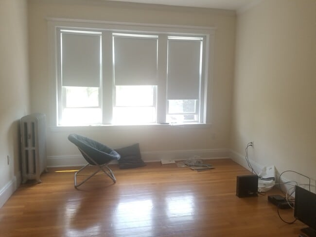 115 Kilsyth Rd, Unit 2 in Boston, MA - Foto de edificio - Building Photo