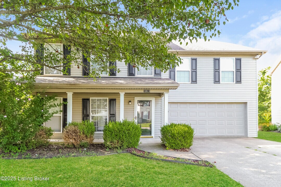 10613 Irvin Pines Dr in Louisville, KY - Building Photo