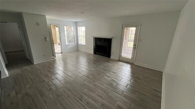 5587 Devonbriar Way in Orlando, FL - Foto de edificio - Building Photo