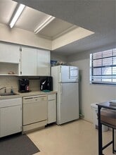 1750 Belleair Forest Dr in Belleair, FL - Building Photo - Building Photo