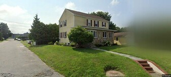 14 Greendale St, Unit Apt 1 in Dartmouth, MA - Building Photo