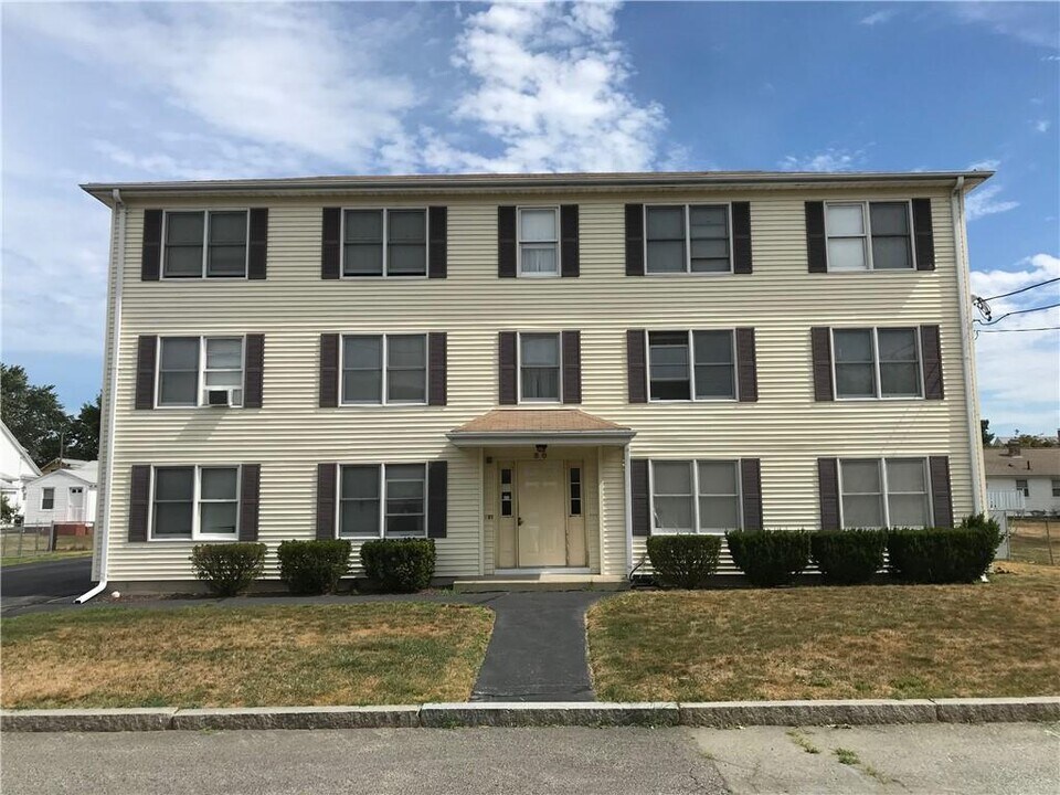 50 Mowry Ave in East Providence, RI - Building Photo