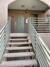 2111 Sealion Dr in Las Vegas, NV - Foto de edificio - Building Photo