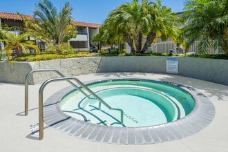 Park Pacific in Fountain Valley, CA - Building Photo - Building Photo