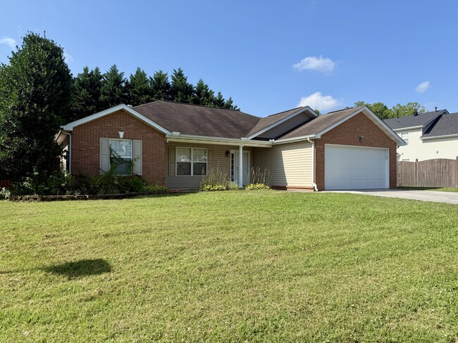 5926 Gray Gables Dr in Knoxville, TN - Building Photo - Building Photo