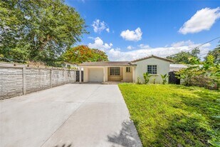 5781 SW 25th St in Miami, FL - Building Photo